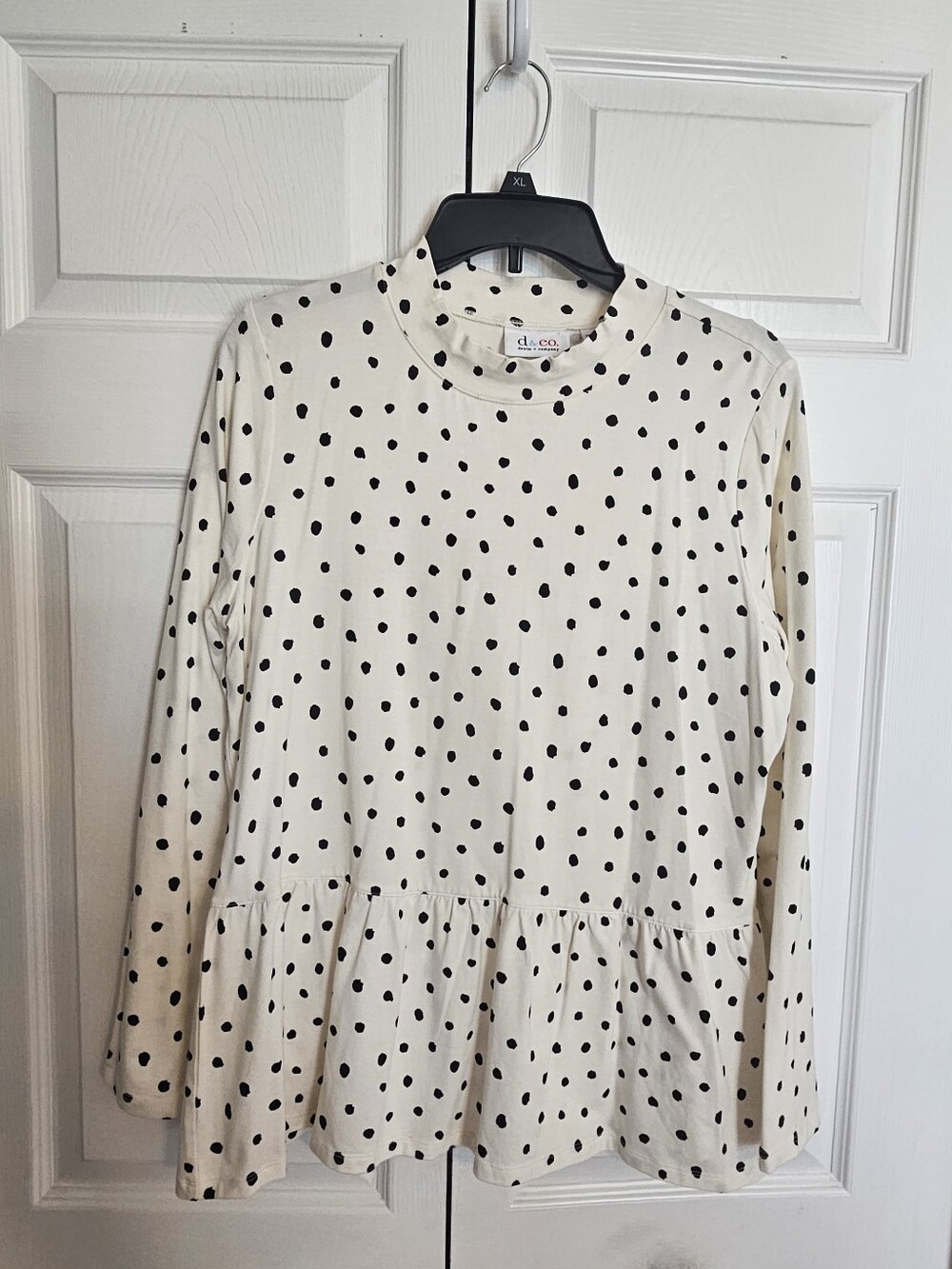 Womens D&C Moch Turtle Neck With Ruffle Bottom Sz Med